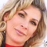 Alexis Bellino Nua