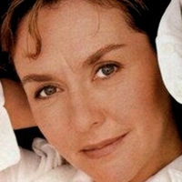 Amanda Burton Nua