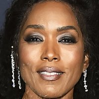 Angela Bassett Nua