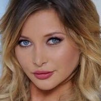 Anna Polina Nua