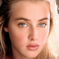Anna Van Patten Nua