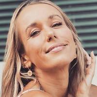 Annemarie Carpendale Nua