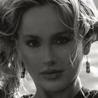 Anya Nicolodi Nua