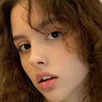 april.amelia Nua