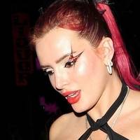 Bella Thorne Nua