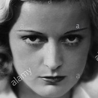 Camilla Horn Nua