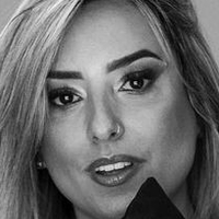 Carol Bernardi Nua