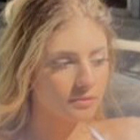 Chloe Simon Nua