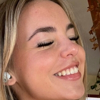 Emma Kotos Nua
