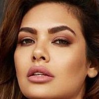 Esha Gupta Nua
