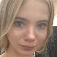 Freya Allan Nua