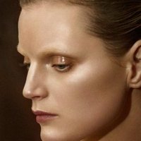 Guinevere Van Seenus Nua