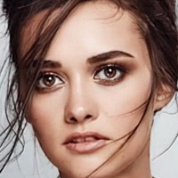 Hande Soral Nua