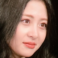Huh Yunjin 허윤진 Nua