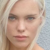 Julia Almendra Nua