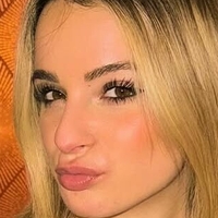Kaitlyn Krems Nua