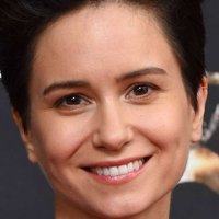 Katherine Waterston Nua