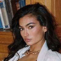 Kelly Gale Nua