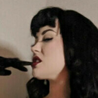 kellylilred Nua