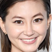 Kimiko Glenn Nua