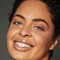 Laila Petrone Nua