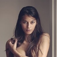 Lara Swiecicki Nua