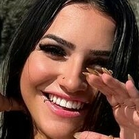Larissa Flor Nua