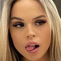 Larissa Sola Nua