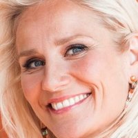 Laura Malmivaara Nua