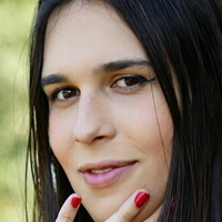 lauraropesfree Nua