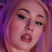 Lauren DeLorean Nua