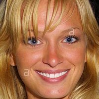 Laurie Fetter Nua