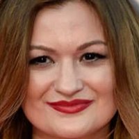 Leah McKendrick Nua