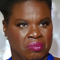 Leslie Hacker Nua
