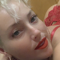 Lightbulblonde Nua