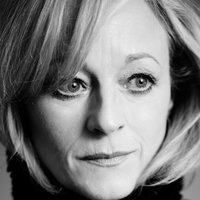 Lizzy McInnerny Nua