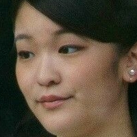 Mako Komuro Nua