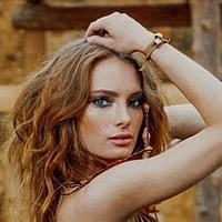 Mariya Lisovaya Nua