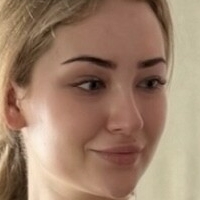 Maxine Reuker Nua