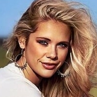 Megan Moroney Nua