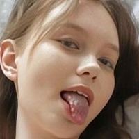 Mia_mia_white Nua