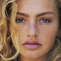 Michaela Bercu Nua