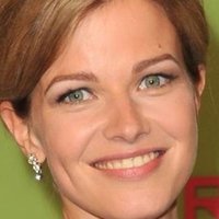 Mira Bartuschek Nua