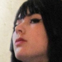 Mira Scarlet Nua