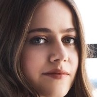 Molly Gordon Nua