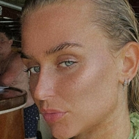 Olivia Fals Nua