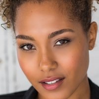 Parker McKenna Posey Nua