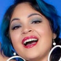Risa Risque Nua