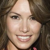 Sarah Larson Nua