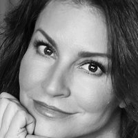 Simmone Jade Mackinnon Nua